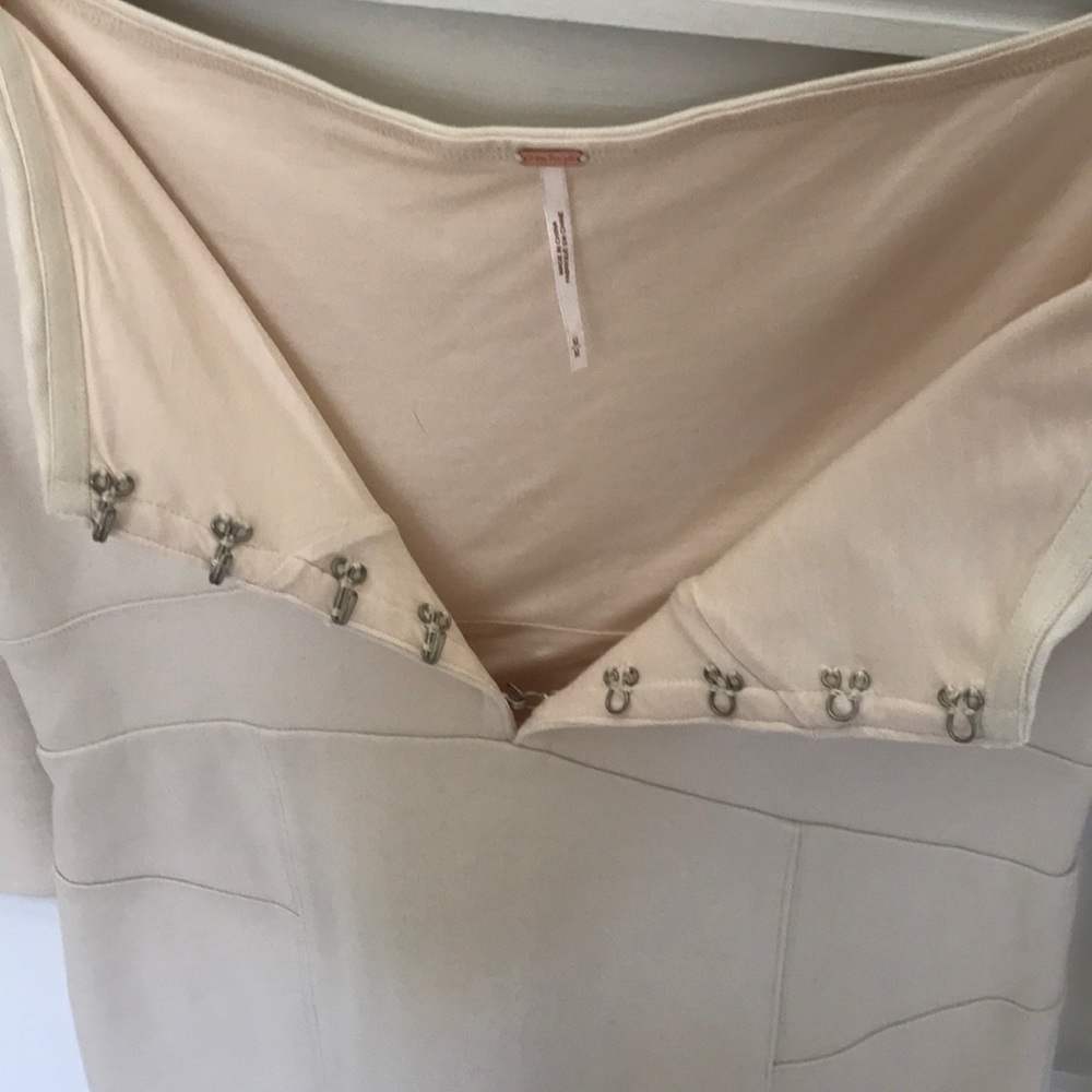 Dress - Picture 2 of 5